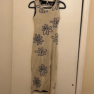 Great backlist: reversible flower knit dress